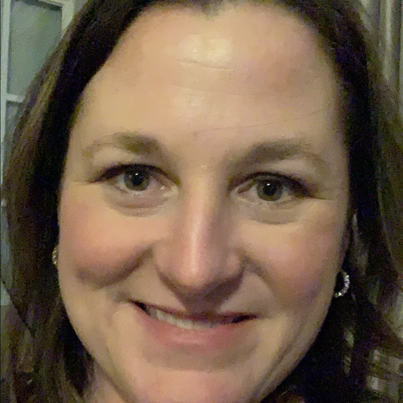 Meet your Posher, Elizabeth - Picture 2 of 4